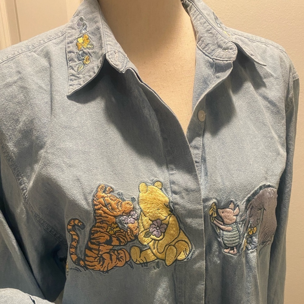Disney Winnie the Pooh Tigger Eeyore Women’s Denim Button Down Size M/L - Picture 15 of 15